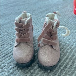 Never used. Pink glitter boots.